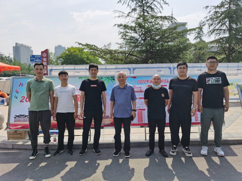 遵守安全生產(chǎn)法 當(dāng)好第一責(zé)任人|集團(tuán)公司積極參加安陽市“安全宣傳咨詢?nèi)铡被顒?dòng)！